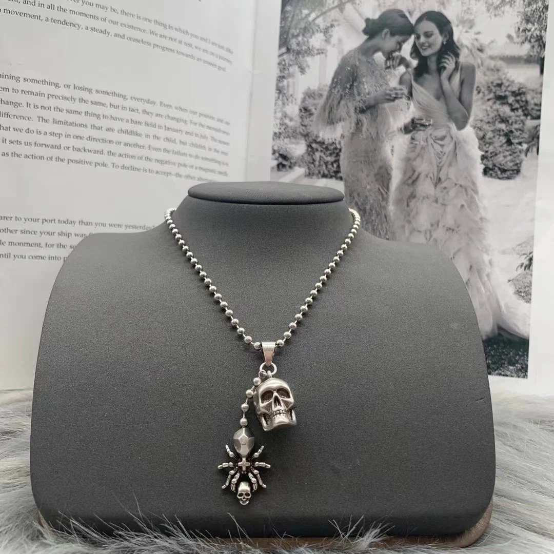 European and American old retro skull spider pendant men and women necklace sweater chain
European and American old retro skull spider pendant men and women necklace sweater chain