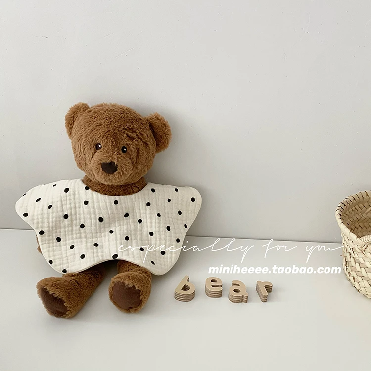 Newborn Baby Saliva Towel Three Layer Cotton Gauze Cute Polka Dot Print Petal Shaped Bib Fashion Round Floral Anti Dirty Bib
Newborn Baby Saliva Towel Three Layer Cotton Gauze Cute Polka Dot Print Petal Shaped Bib Fashion Round Floral Anti Dirty Bib
