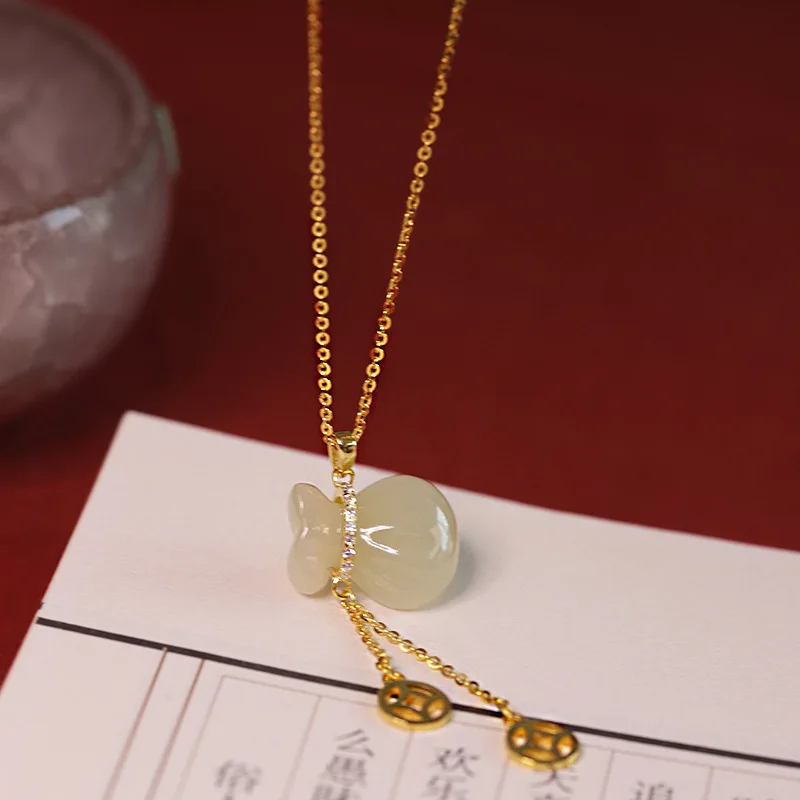 Женское Ожерелье из чистого серебра S925 пробы, натуральный темперамент, Нефритовое ожерелье с подвеской в виде сумки huai, ожерелье для пожилых, ювелирные изделия, подарки
Женское Ожерелье из чистого серебра S925 пробы, натуральный темперамент, Нефритовое ожерелье с подвеской в виде сумки huai, ожерелье для пожилых, ювелирные изделия, подарки