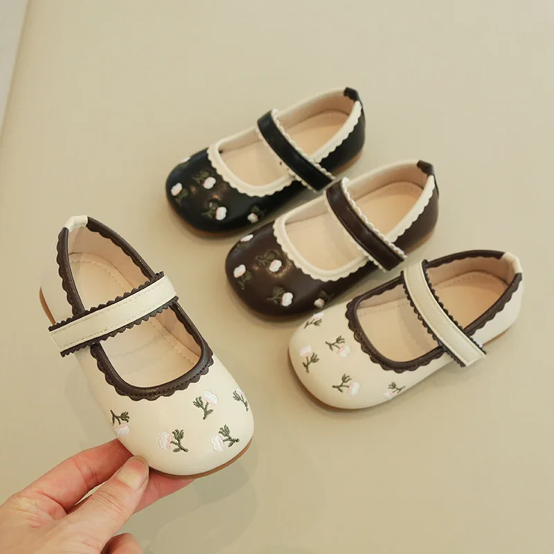 Leather Girls Shoes 2023 Spring Autumn New Embroidery Flower Elegant Retro Casual All-match Korean Version Hook & Loop
Leather Girls Shoes 2023 Spring Autumn New Embroidery Flower Elegant Retro Casual All-match Korean Version Hook & Loop