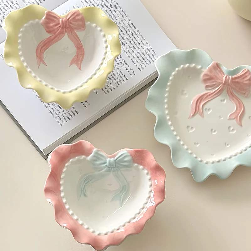 AhunderJiaz Cute Ceramic Dinner Plate Love Bow Jewelry Display Tray Wavy Edge Breakfast Plate Home Decor Photography Props
AhunderJiaz Cute Ceramic Dinner Plate Love Bow Jewelry Display Tray Wavy Edge Breakfast Plate Home Decor Photography Props