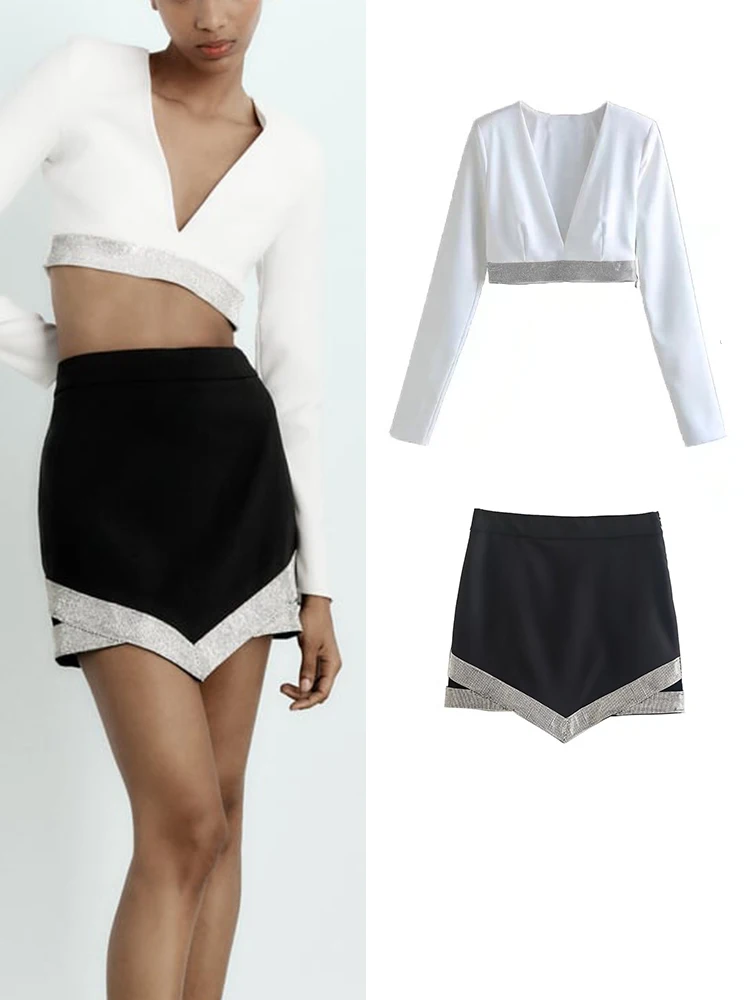 TRAF New Tassel Diamonds Mini Skirts Sets Women Fashion Long Sleeved Deep V-Neck Shirts +High Wasit Skirts Sexy Tops
TRAF New Tassel Diamonds Mini Skirts Sets Women Fashion Long Sleeved Deep V-Neck Shirts +High Wasit Skirts Sexy Tops