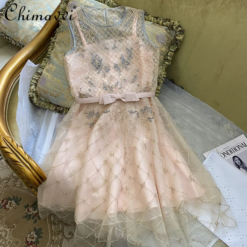 Summer Dress 2022 New High-end Embroidery High Waist Slim Dress Sweet Elegant Mesh Bow Decoration Short Princess Women Dresses
Summer Dress 2022 New High-end Embroidery High Waist Slim Dress Sweet Elegant Mesh Bow Decoration Short Princess Women Dresses