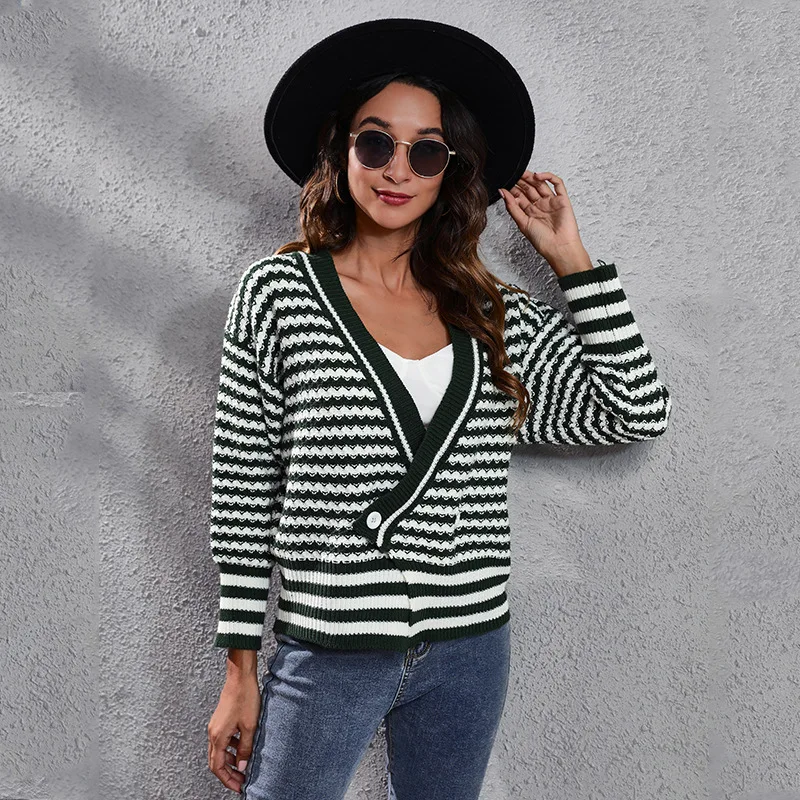 2022 Autumn and Winter New Striped V-neck Long-sleeved Knitted Cardigan Sweater Women's Korean Version Loose Fashion Coat Tide
2022 Autumn and Winter New Striped V-neck Long-sleeved Knitted Cardigan Sweater Women's Korean Version Loose Fashion Coat Tide