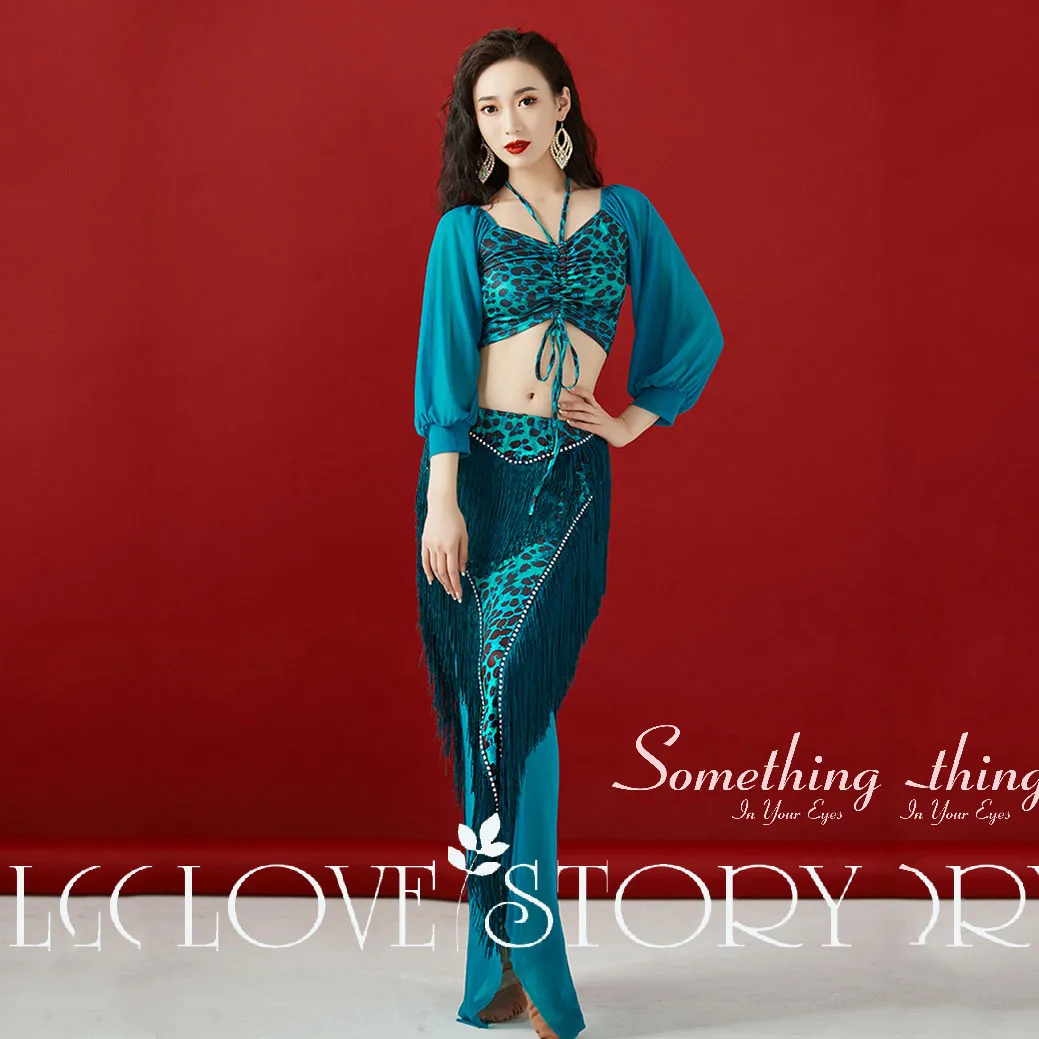 Belly dance practice clothes 2022 winter oriental dance clothes leopard print tassel high-end costumes long skirt suit
Belly dance practice clothes 2022 winter oriental dance clothes leopard print tassel high-end costumes long skirt suit