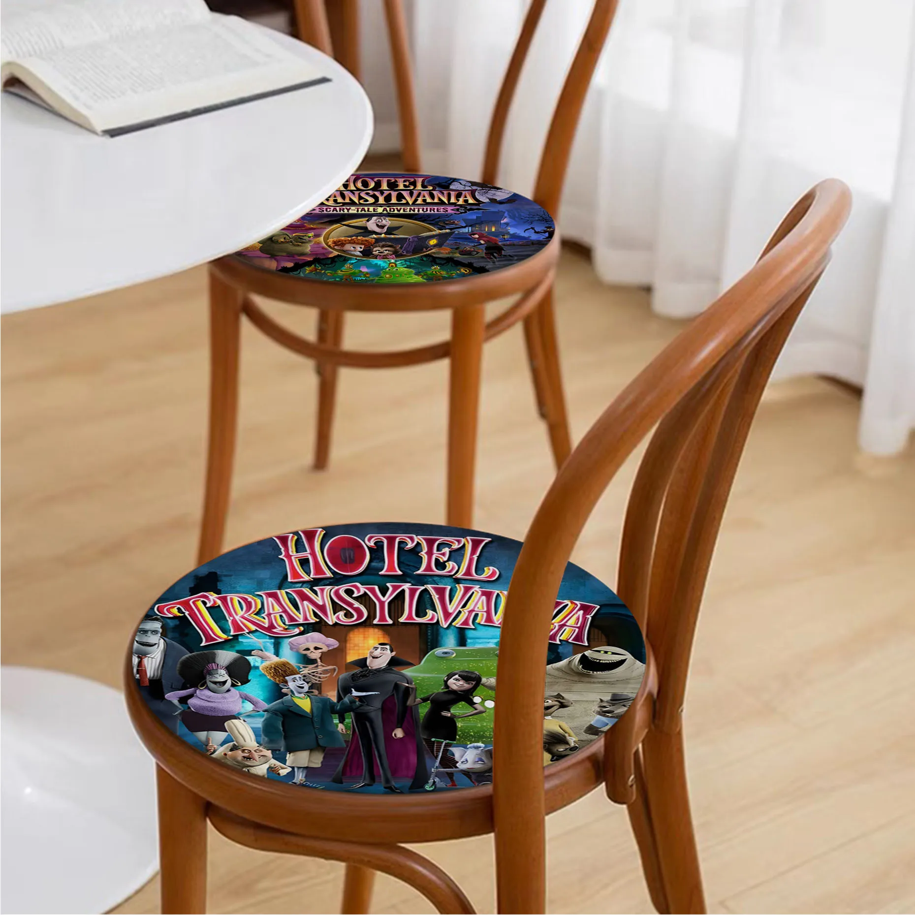 A-AHOTELS A-STRANSYLVANIAAS Cushion Mat Nordic Printing Fabric Cushion Living Room Sofa Decor Stool Tatami Office Seat Mat
A-AHOTELS A-STRANSYLVANIAAS Cushion Mat Nordic Printing Fabric Cushion Living Room Sofa Decor Stool Tatami Office Seat Mat