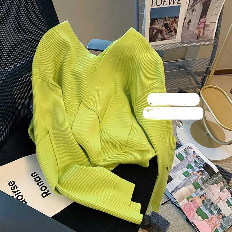 Fashion Women Sweater 2023 Autumn and Winter Loose Long Sleeves Lazy V-neck Pollovers Sweater Women Knit Jumpers Tops C19
Fashion Women Sweater 2023 Autumn and Winter Loose Long Sleeves Lazy V-neck Pollovers Sweater Women Knit Jumpers Tops C19