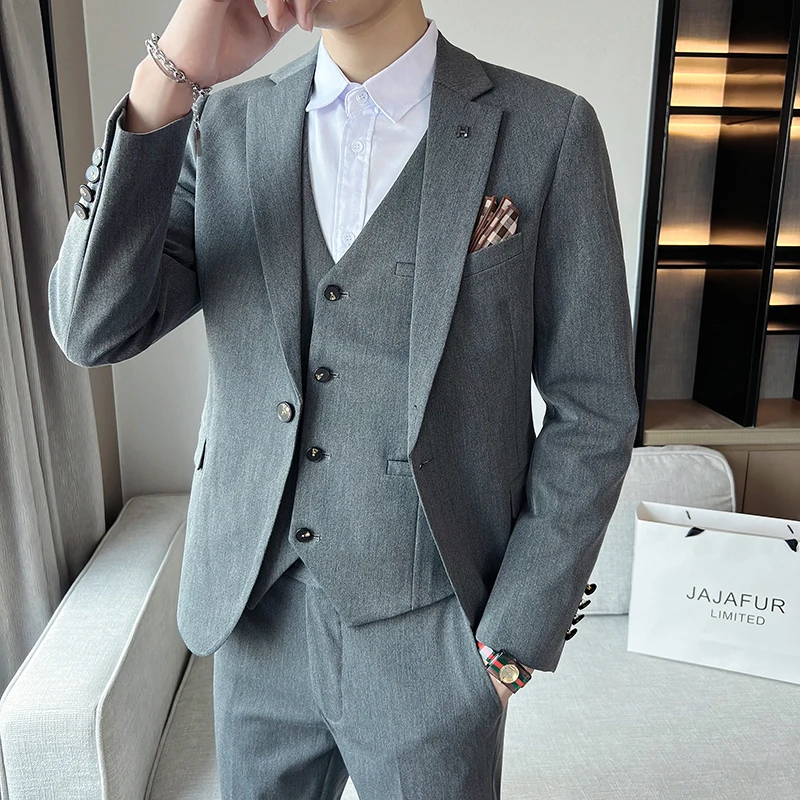High-end boutique men's (suit + vest + trousers) new handsome trendy suit British Korean version of the slim three-piece suit
High-end boutique men's (suit + vest + trousers) new handsome trendy suit British Korean version of the slim three-piece suit