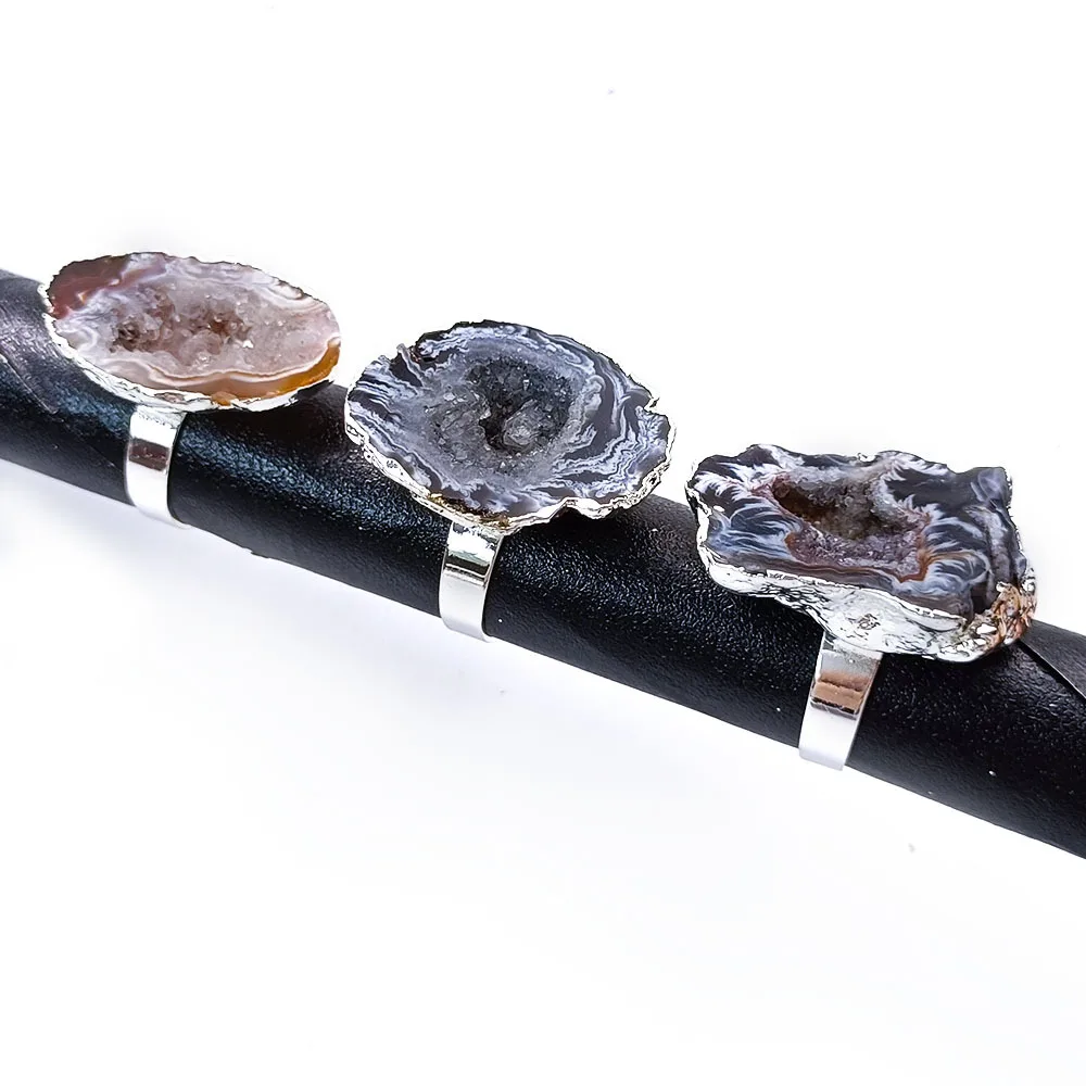 Natural Rough Crystal Agate Cluster Adjustable Ring Geode Unshaped Raw Ore Fashion Popular Gold Sliver Edging Rings Quartz Gems
Natural Rough Crystal Agate Cluster Adjustable Ring Geode Unshaped Raw Ore Fashion Popular Gold Sliver Edging Rings Quartz Gems