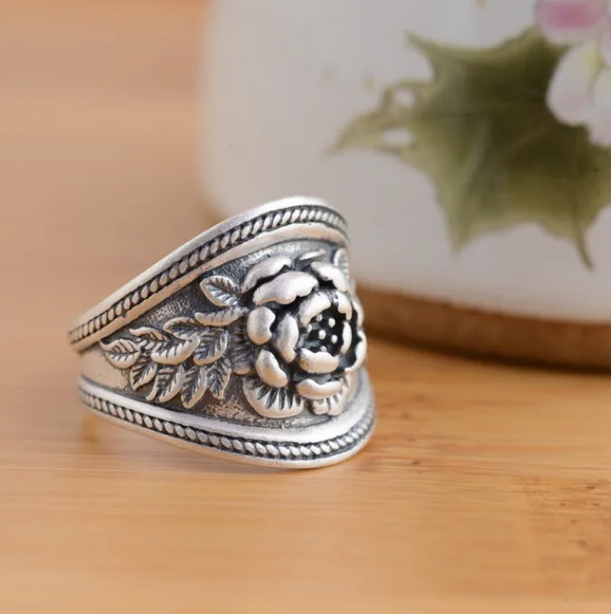 Fashion Retro Three-dimensional Rose Ancient Silver Color Rings Women Wedding Holiday Gift Embossed Flower Jewelry Accessories
Fashion Retro Three-dimensional Rose Ancient Silver Color Rings Women Wedding Holiday Gift Embossed Flower Jewelry Accessories