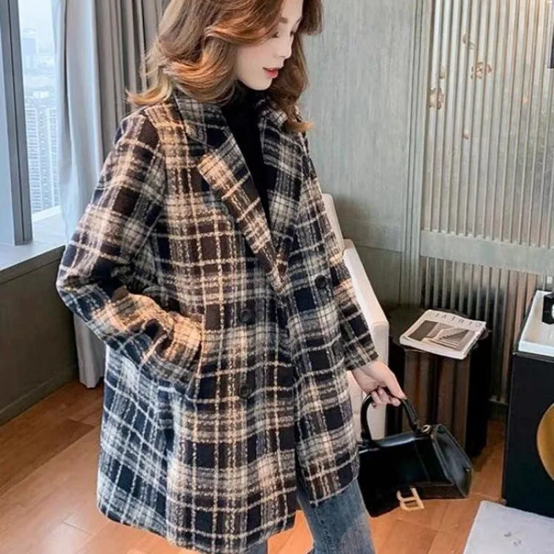 Fall/winter new Korean fashion plaid popular long suit collar padded woolen coat loose woolen coat women
Fall/winter new Korean fashion plaid popular long suit collar padded woolen coat loose woolen coat women