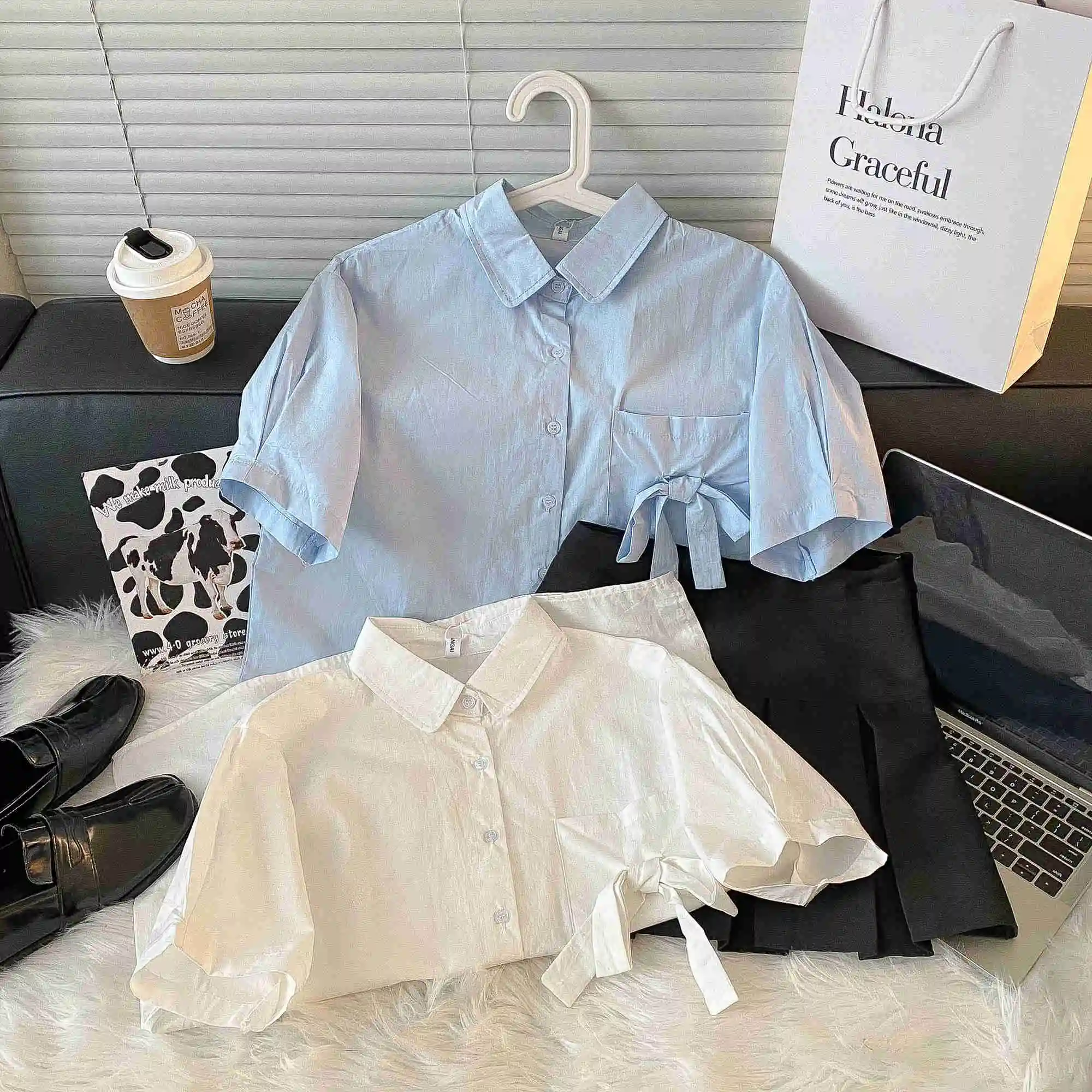 Женская летняя блузка с коротким рукавом
Женская летняя блузка с коротким рукавом