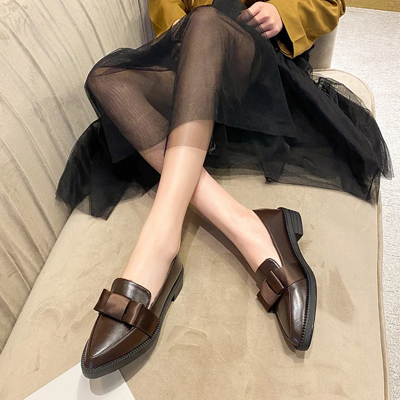 Woman Flats Slip on Thick Heels Loafers 2021 Retro Bowknot Oxfords British Pointed Toe Small Leather Shoes Women Plus Size
Woman Flats Slip on Thick Heels Loafers 2021 Retro Bowknot Oxfords British Pointed Toe Small Leather Shoes Women Plus Size