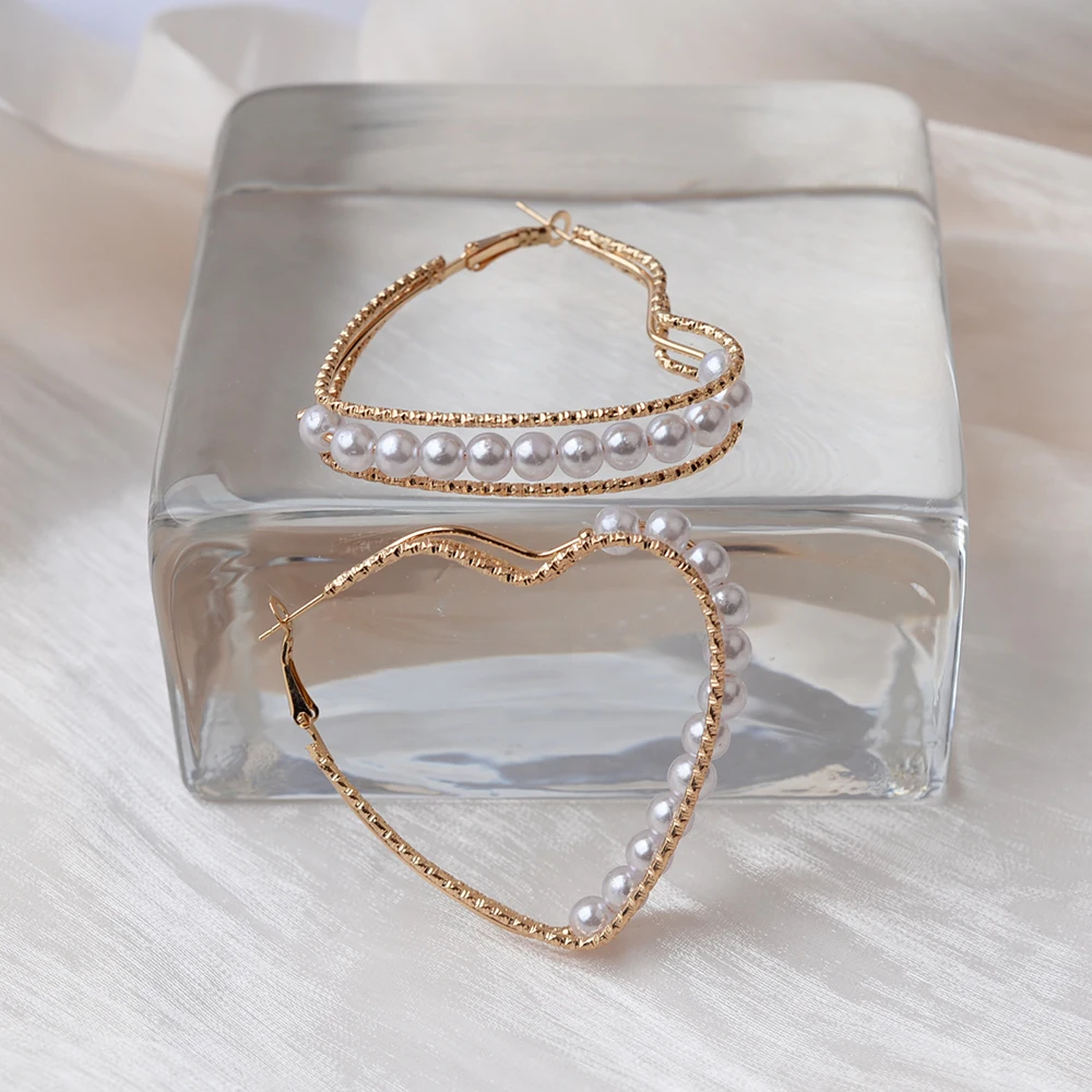 Korean Big Heart Shape Imitation Pearl Hoop Earrings Exaggerated Personality Wild Big Circle Earrings Wedding Earrings
Korean Big Heart Shape Imitation Pearl Hoop Earrings Exaggerated Personality Wild Big Circle Earrings Wedding Earrings