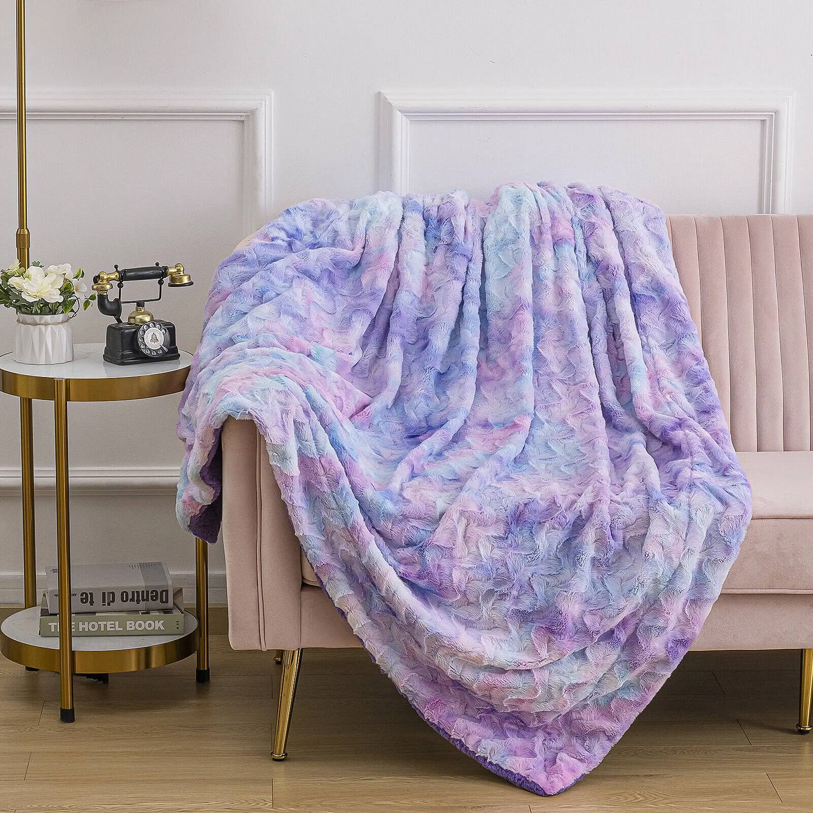 Double side Fluffy Rainbow Stitch throw blanket Flannel Bedspread on the bed plaid on the sofa blankets Faux Fur hairy Bed Cover
Double side Fluffy Rainbow Stitch throw blanket Flannel Bedspread on the bed plaid on the sofa blankets Faux Fur hairy Bed Cover