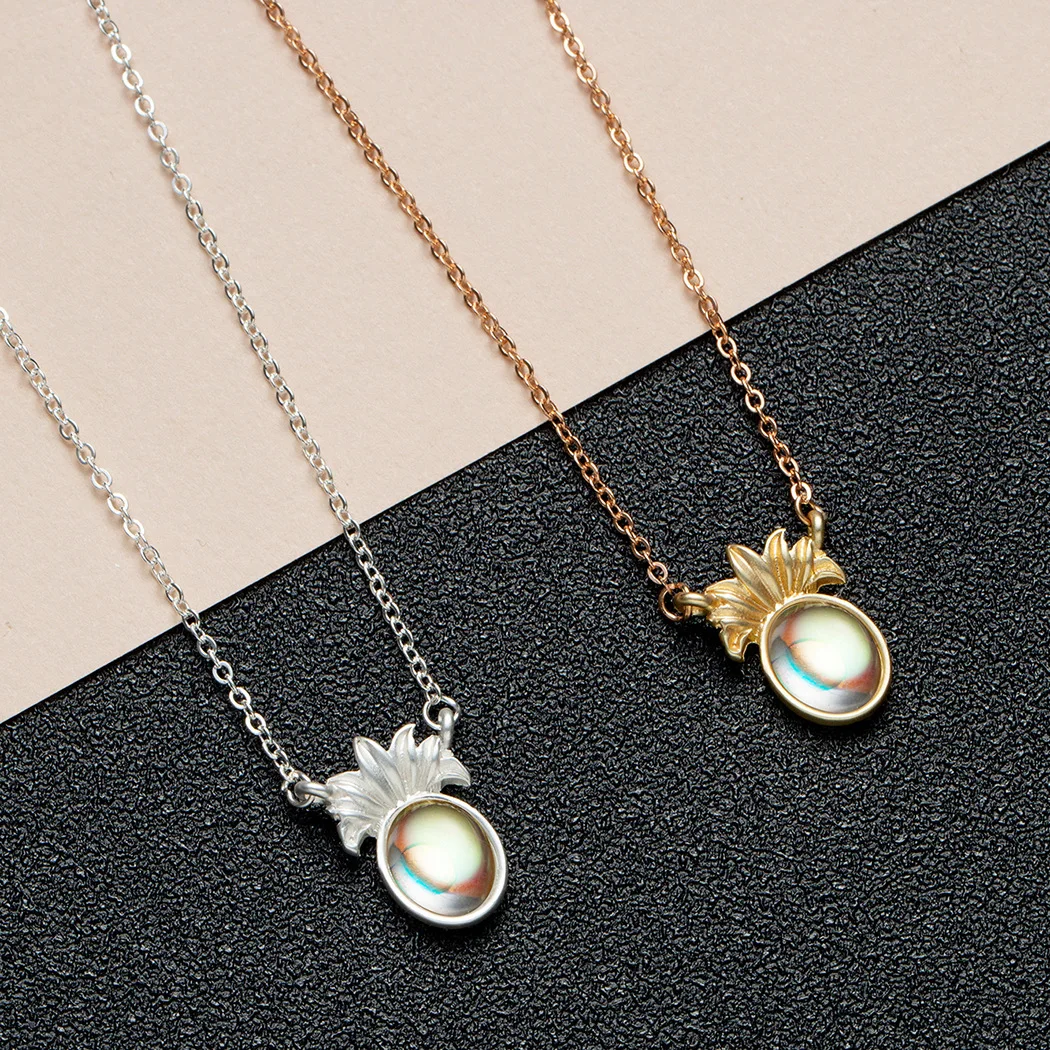 European and American Pineapple Fruit Collarbone Chain Jewelry Fashion All-match Micro-set Moonstone Item Temperament Jewelry 
European and American Pineapple Fruit Collarbone Chain Jewelry Fashion All-match Micro-set Moonstone Item Temperament Jewelry