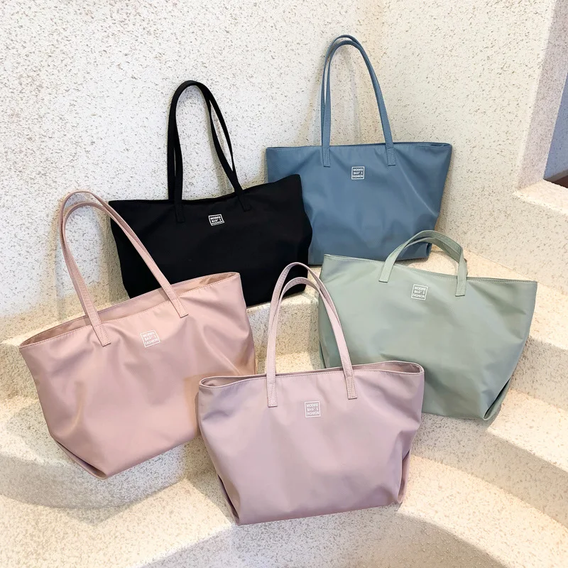 38*30*16cm2022 new canvas bag bag spring ladies shoulder bag portable large capacity commuter tote bag
38*30*16cm2022 new canvas bag bag spring ladies shoulder bag portable large capacity commuter tote bag