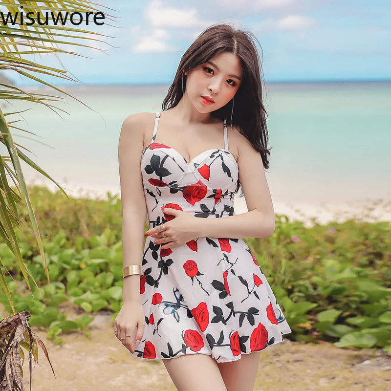 Wisuwore Women Swimwear Floral Printed One Piece Swimsuit V-neck Backless Beach Swimwear Push Up Bathing Suits Women 2023
Wisuwore Women Swimwear Floral Printed One Piece Swimsuit V-neck Backless Beach Swimwear Push Up Bathing Suits Women 2023