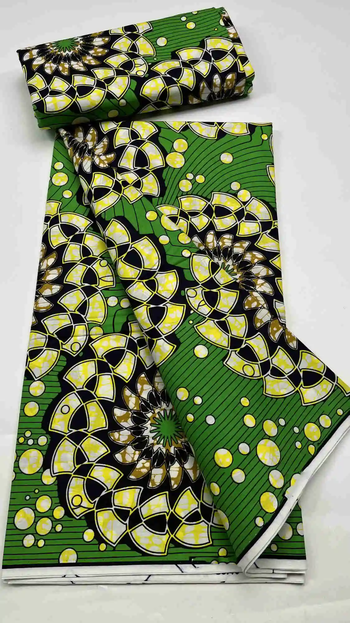 2022 High Quality Cotton wax fabric African prints fabric Ankara wax real wax Nigerian wax 6 yards/pcs
2022 High Quality Cotton wax fabric African prints fabric Ankara wax real wax Nigerian wax 6 yards/pcs