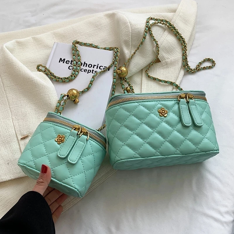 Cute Tote Box Crossbody Messenger Bag for Women 2022 Summer Luxury Brand Trendy PU Leather Fashion Chain Shoulder Handbag Purses
Cute Tote Box Crossbody Messenger Bag for Women 2022 Summer Luxury Brand Trendy PU Leather Fashion Chain Shoulder Handbag Purses