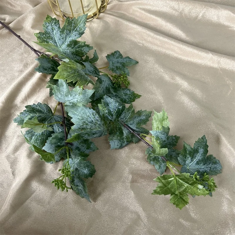 Реалистичная шелковая ветка виноградного листа для дома, свадьбы, украшения «сделай сам», искусственные листья виноградной лозы с фруктами, вечерние комнаты, осенний декор
Реалистичная шелковая ветка виноградного листа для дома, свадьбы, украшения «сделай сам», искусственные листья виноградной лозы с фруктами, вечерние комнаты, осенний декор