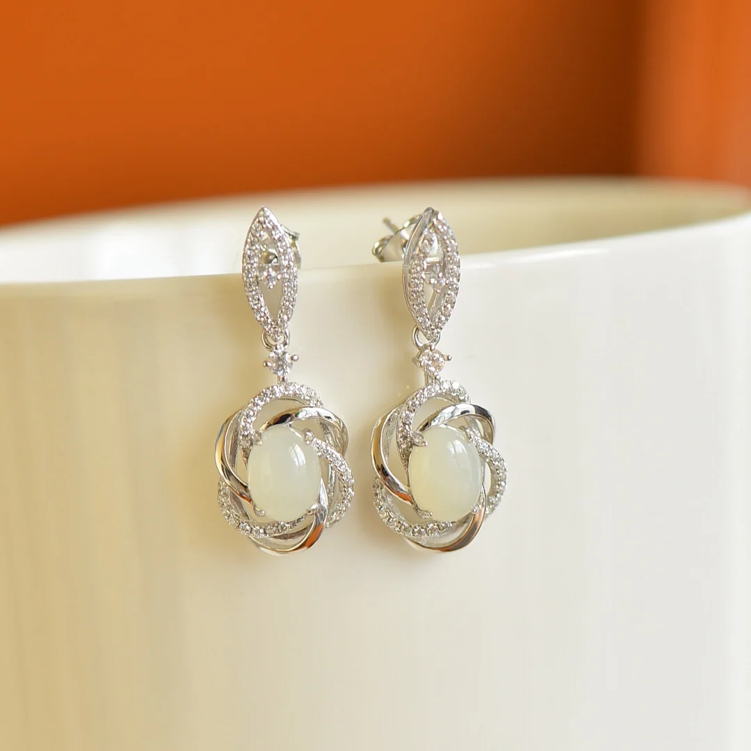 2205# Sweet Lady Women HETIAN Water Drop Round White Jade S925 Pure Silver Natural Nephrite Cheongsam Earrings
2205# Sweet Lady Women HETIAN Water Drop Round White Jade S925 Pure Silver Natural Nephrite Cheongsam Earrings