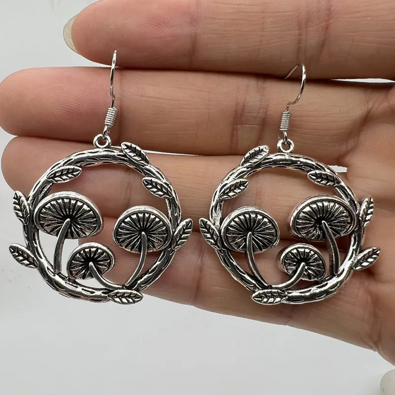 Magical Mushroom Pendant Earrings Fashion Silver Color Mushroom Wreath Dangle Drop Earrings For Women Jewelry Gifts
Magical Mushroom Pendant Earrings Fashion Silver Color Mushroom Wreath Dangle Drop Earrings For Women Jewelry Gifts