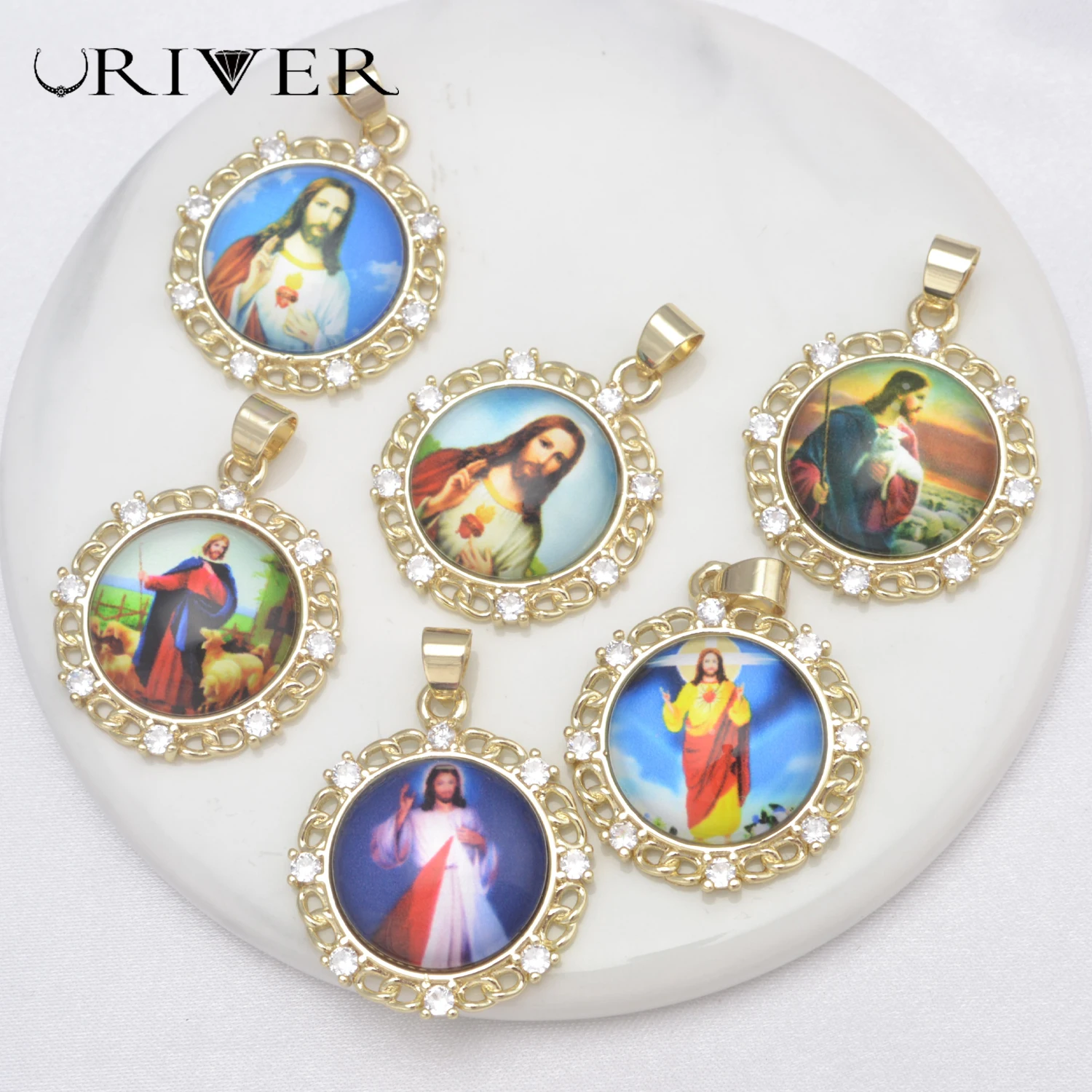 Wholesale Homemade Amulet Jewelry Material 3 Pcs Catholicism Diamond Findings Zircon Pendant for DIY Keychains Necklace Bracelet
Wholesale Homemade Amulet Jewelry Material 3 Pcs Catholicism Diamond Findings Zircon Pendant for DIY Keychains Necklace Bracelet