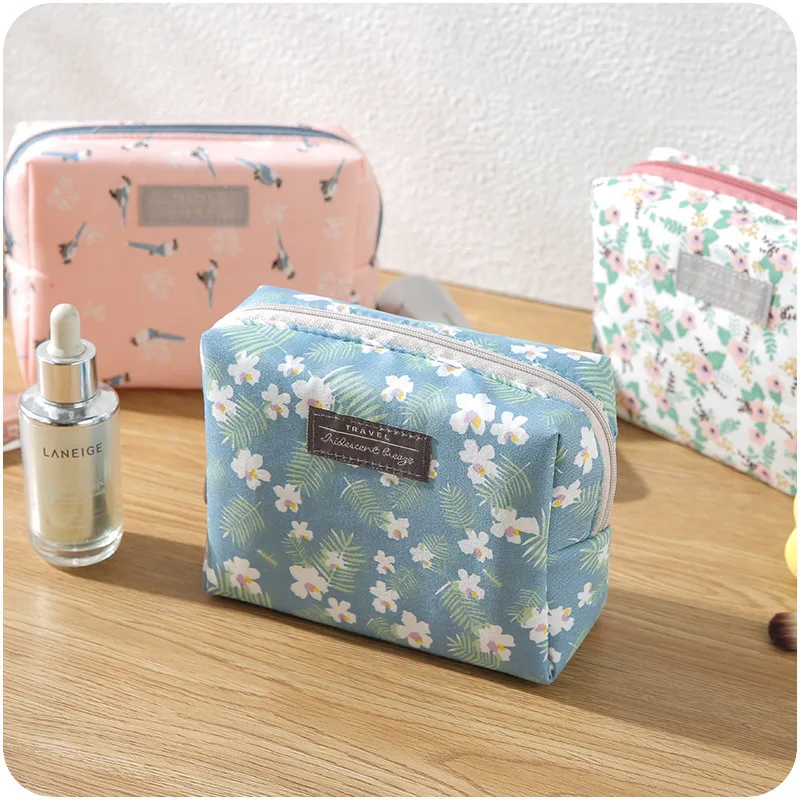 1 Piece Portable Cosmetic Storage Bag Mini Waterproof Wash Makeup Bag Home Travel Toiletry Beauty Case Multifunction Organizer
1 Piece Portable Cosmetic Storage Bag Mini Waterproof Wash Makeup Bag Home Travel Toiletry Beauty Case Multifunction Organizer