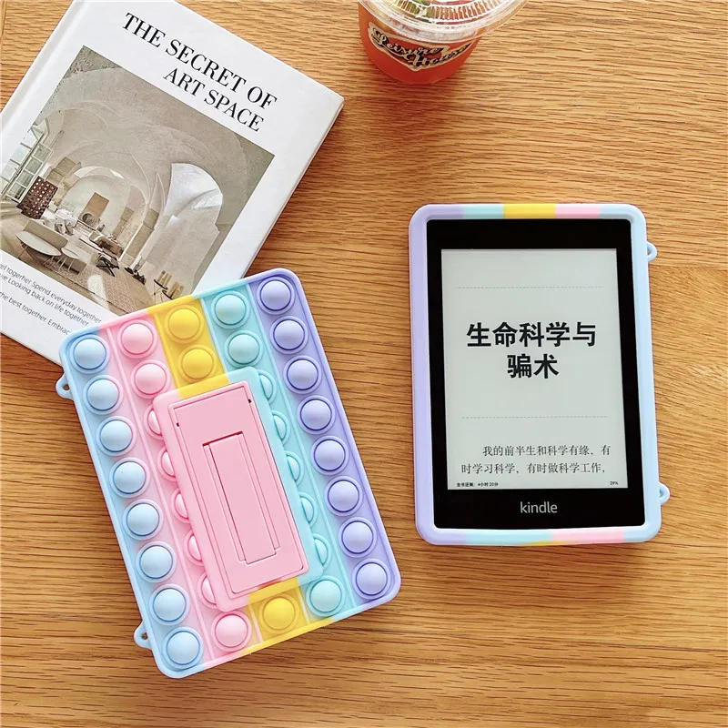 Чехол для Kindle Paperwhite 2018 10-го поколения, силиконовый защитный чехол с подставкой, мягкий чехол
Чехол для Kindle Paperwhite 2018 10-го поколения, силиконовый защитный чехол с подставкой, мягкий чехол