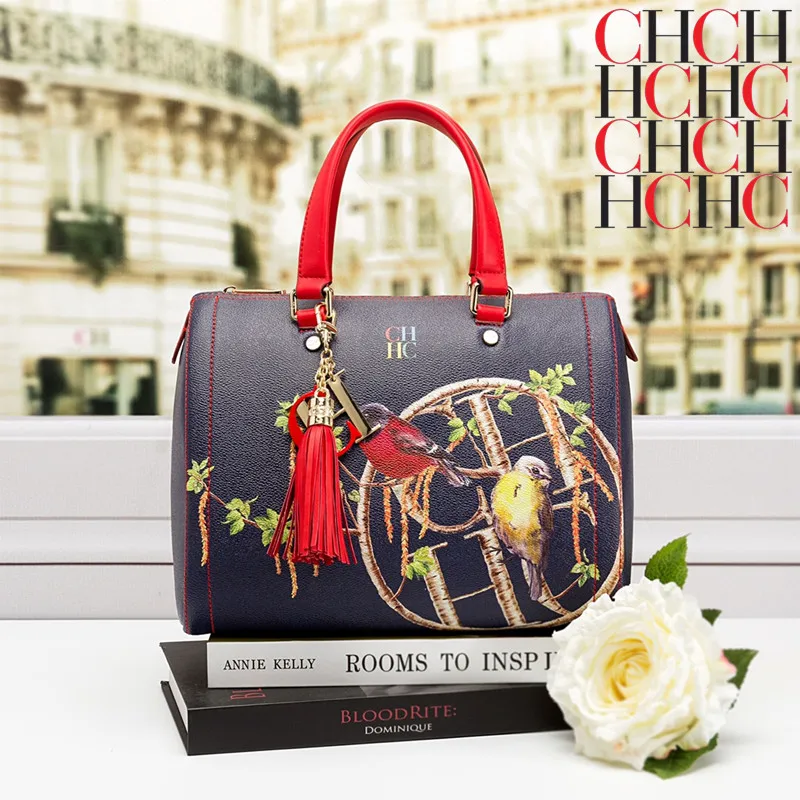 Top Luxury Brand 100% Genuine Leather Ladies Fashion Graffiti CHCH HCHC Pattern Alphabet Boston Bag 2022 New Designer Pillow Bag
Top Luxury Brand 100% Genuine Leather Ladies Fashion Graffiti CHCH HCHC Pattern Alphabet Boston Bag 2022 New Designer Pillow Bag
