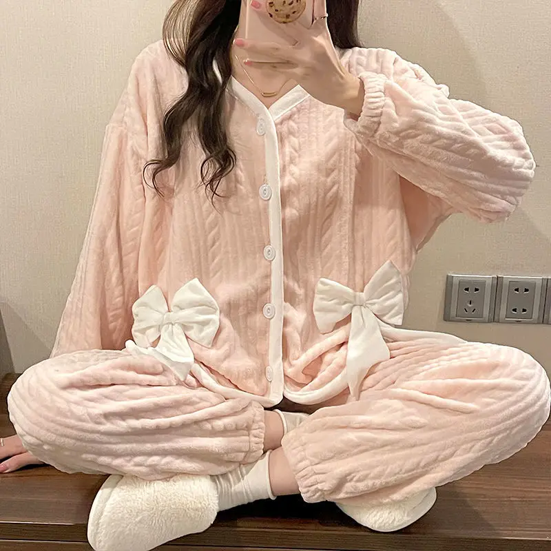 Women Flannel Pajamas Set Autumn Winter Thickened Coral Fleece Sleepwear Trouser Suits Sweet Pink Bow Pyjama Pour Femme Homewear
Women Flannel Pajamas Set Autumn Winter Thickened Coral Fleece Sleepwear Trouser Suits Sweet Pink Bow Pyjama Pour Femme Homewear