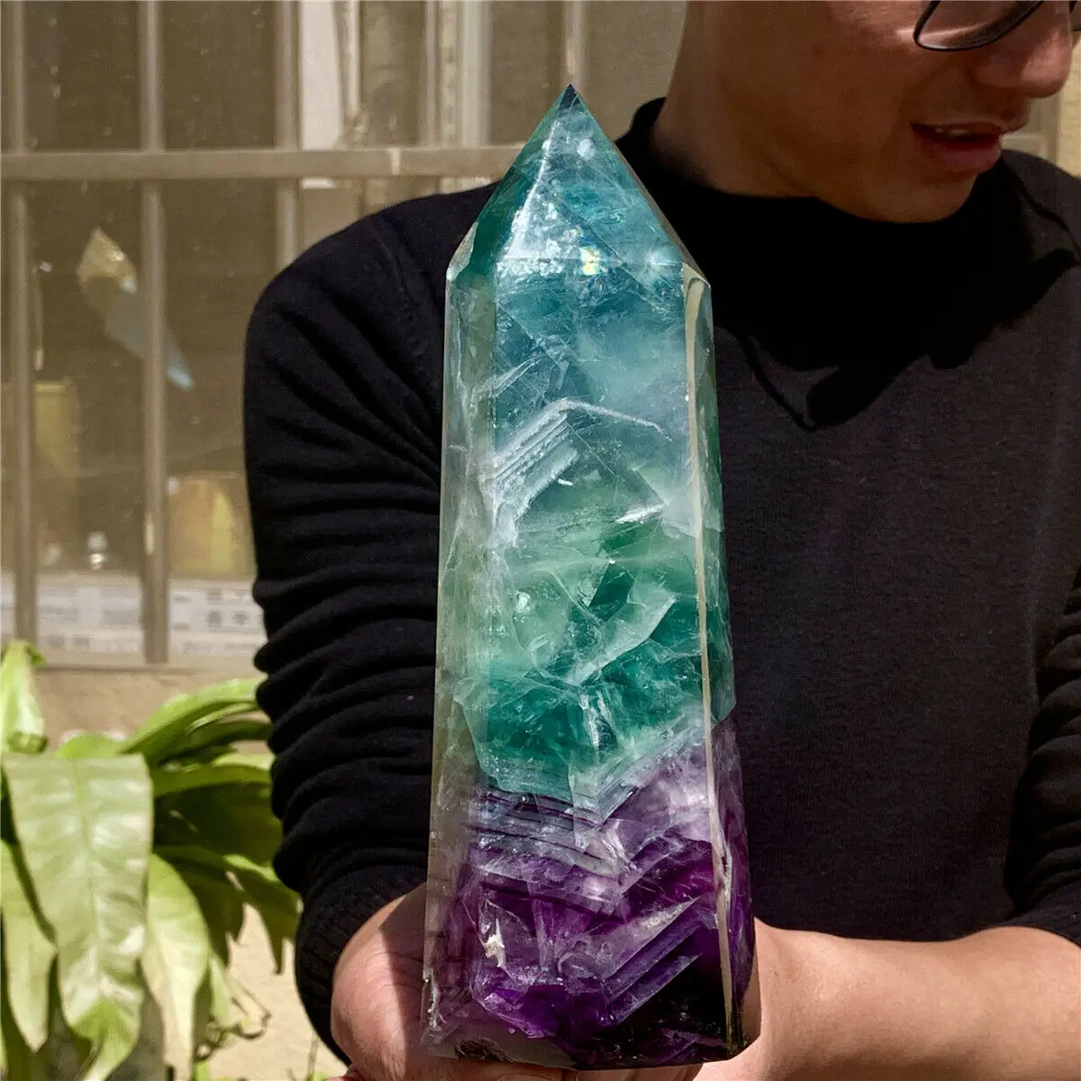 Natural polychromatic and colorful fluorite ore quartz crystal rod point column mace column healing
Natural polychromatic and colorful fluorite ore quartz crystal rod point column mace column healing