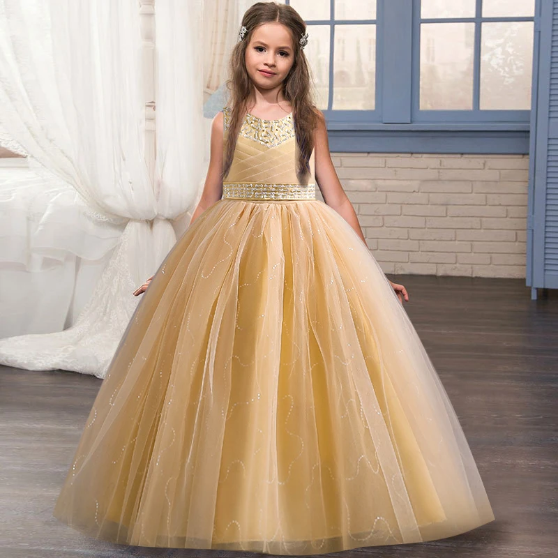 Детское платье без рукавов, с бусинами и блестками 
Детское платье без рукавов, с бусинами и блестками