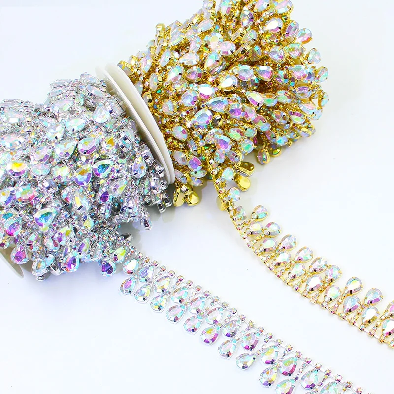1Yard Teardrop AB Rhinestone Pendant Tassel Bead Claw Chain Trim Ribbon Lace For Sewing Wedding Dress Bag Cap Shoes Craft Diy 
1Yard Teardrop AB Rhinestone Pendant Tassel Bead Claw Chain Trim Ribbon Lace For Sewing Wedding Dress Bag Cap Shoes Craft Diy