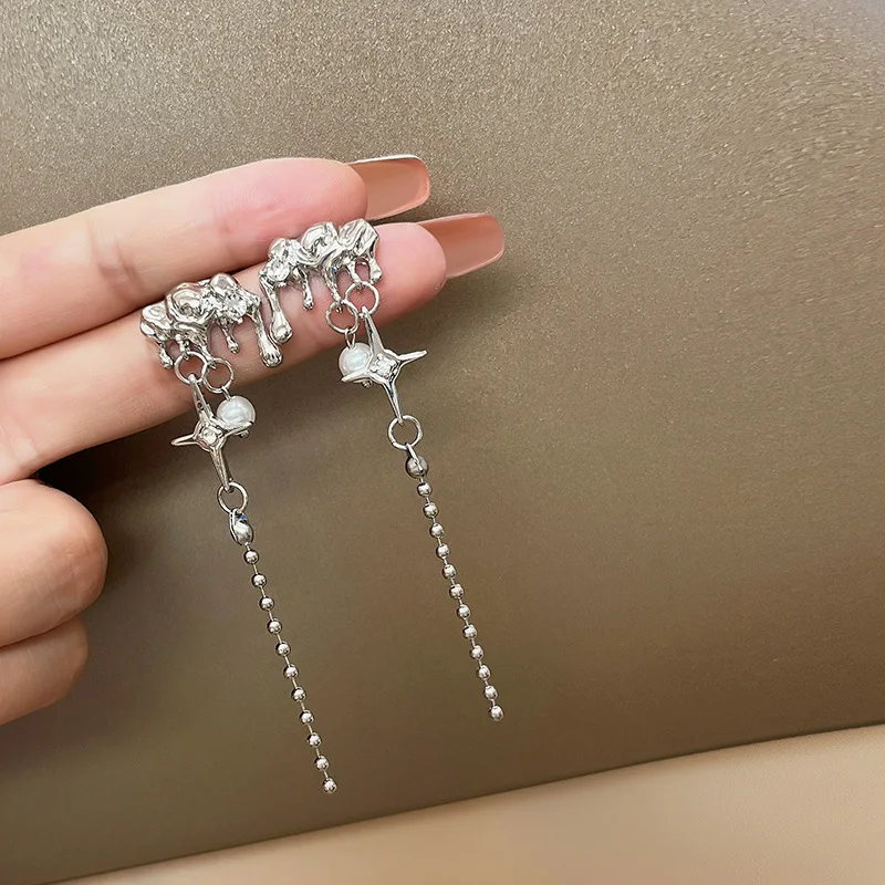Geometric Four-pointed Star Tassel Earrings for Women 2022 Trend New Chain Liquid Irregular Ear Cuff Metal Party Jewelry
Geometric Four-pointed Star Tassel Earrings for Women 2022 Trend New Chain Liquid Irregular Ear Cuff Metal Party Jewelry