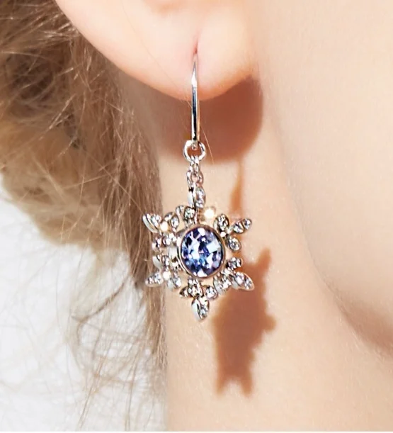 ANGLANG Bright Blue Snowflake Design Earrings Full Dazzling Cubic Zirconia Fashion Women's Earring Jewelry
ANGLANG Bright Blue Snowflake Design Earrings Full Dazzling Cubic Zirconia Fashion Women's Earring Jewelry