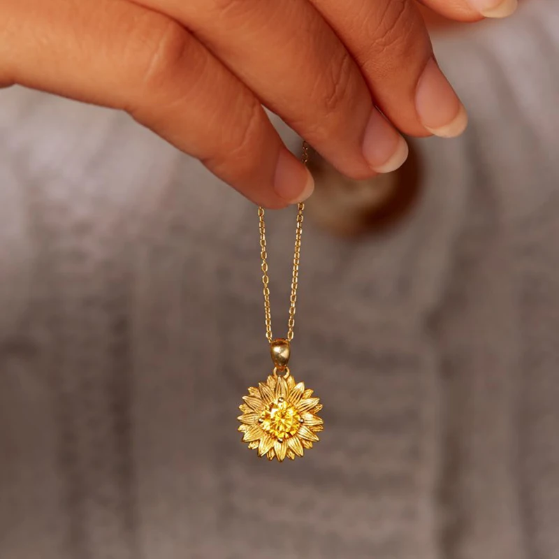 Titanium Steel 18K Gold Plated Yellow Sunflower Pendant Necklace for Women Clavicle Chain Lucky Sweet Birthday Jewelry Gift
Titanium Steel 18K Gold Plated Yellow Sunflower Pendant Necklace for Women Clavicle Chain Lucky Sweet Birthday Jewelry Gift
