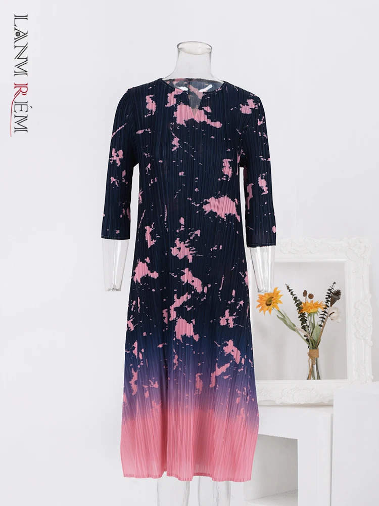 LANMREM Contrast Color Pleated Dress For Women Fashion Gradient Design A-line Dresses Party 2024 Spring New Clothing 32A435
LANMREM Contrast Color Pleated Dress For Women Fashion Gradient Design A-line Dresses Party 2024 Spring New Clothing 32A435