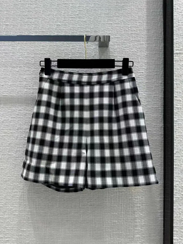 2023 Women New Fashion Prefall Comfortable Classic Plaid High-Waisted Shorts Female 
2023 Women New Fashion Prefall Comfortable Classic Plaid High-Waisted Shorts Female
