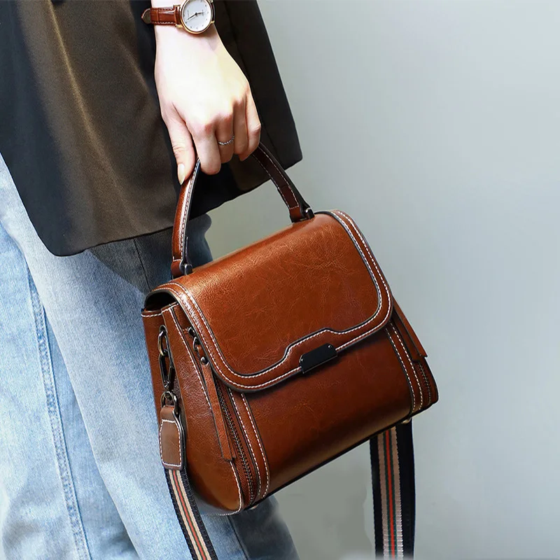 DICHOS retro hand bag for women ladies Genuine Leather fashion female bag 2022 high quality high capacity shopping girl bag 
DICHOS retro hand bag for women ladies Genuine Leather fashion female bag 2022 high quality high capacity shopping girl bag