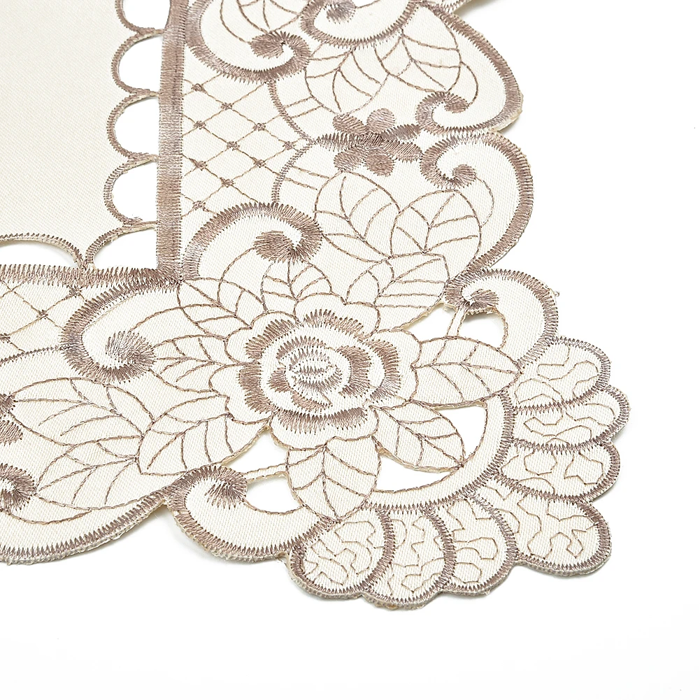 Waterproof Pastoral Table Runner Embroidered Floral Cover Home Event Wedding Ceremony Party Tablecloth Decorations
Waterproof Pastoral Table Runner Embroidered Floral Cover Home Event Wedding Ceremony Party Tablecloth Decorations