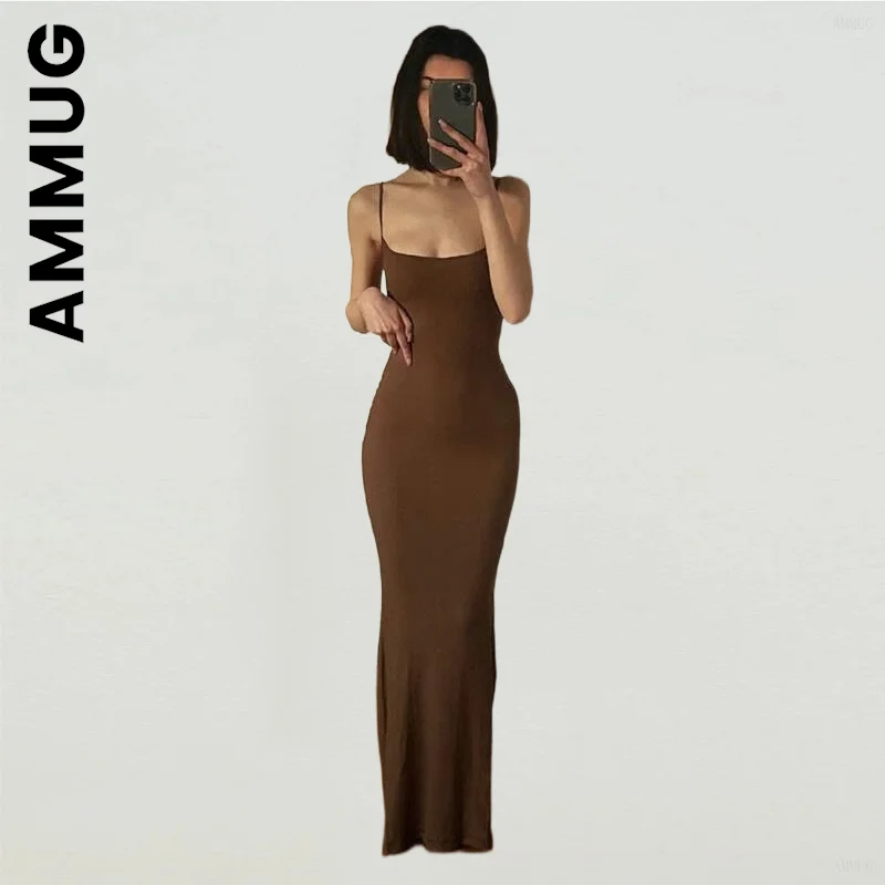 Женское платье-макси на бретельках, с открытой спиной 
Женское платье-макси на бретельках, с открытой спиной