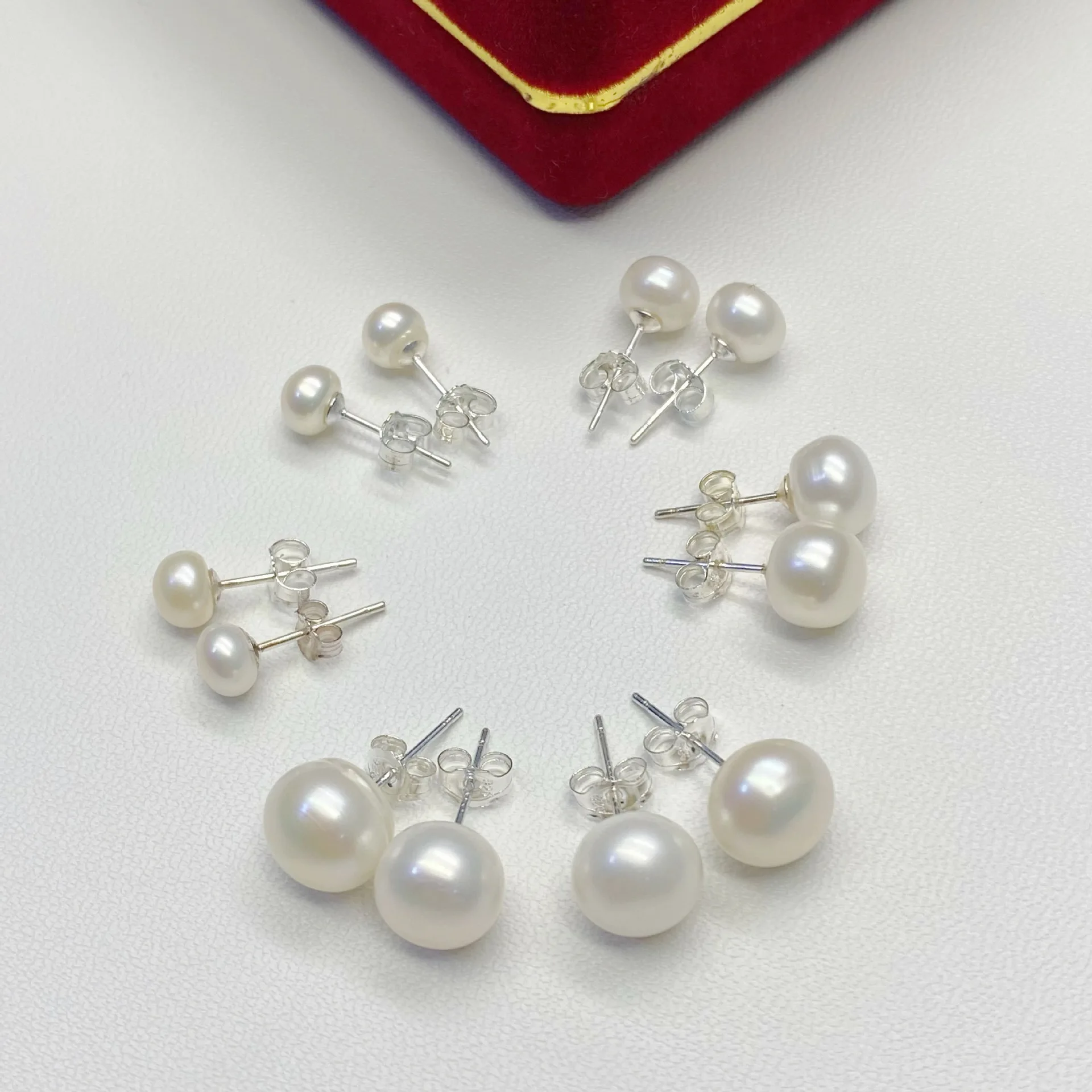 Korean Women Stud Earrings 1 Pair/Set White Fresh Pearl Simple Fashion Minimalist Earrings Wedding Jewelry Valentine's Day Gifts
Korean Women Stud Earrings 1 Pair/Set White Fresh Pearl Simple Fashion Minimalist Earrings Wedding Jewelry Valentine's Day Gifts