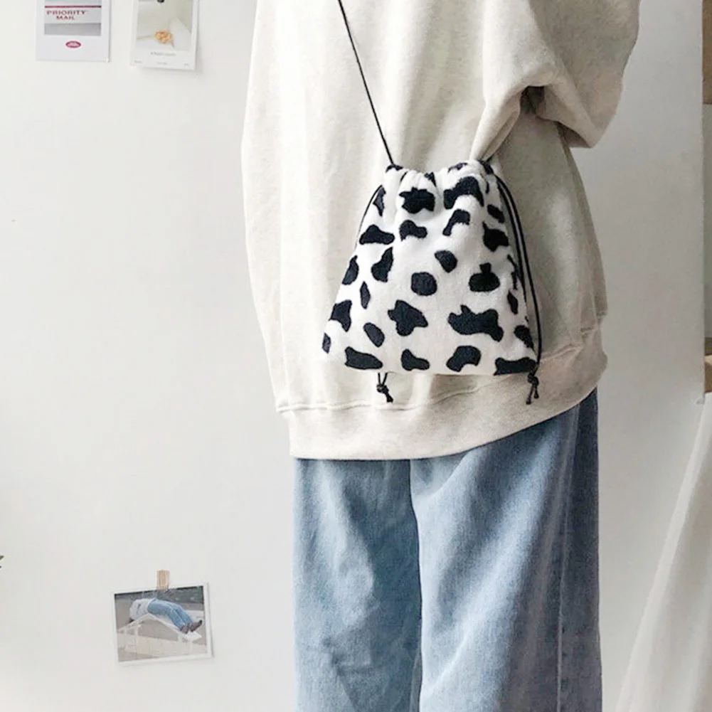INS Women Soft Plush Crossbody Bag New Winter Drawstring Bucket Bag Female Phone Purses Girls Cosmetic Cow Printed Storage Bag
INS Women Soft Plush Crossbody Bag New Winter Drawstring Bucket Bag Female Phone Purses Girls Cosmetic Cow Printed Storage Bag