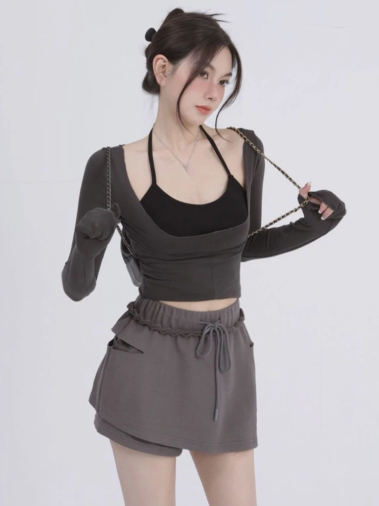 Two Pieces Set Y2k Aesthetic Harajuku T-shirts Halter Long Sleeve Tee Shirts Femme All Match Spaghetti Stap Patchwork Top Women
Two Pieces Set Y2k Aesthetic Harajuku T-shirts Halter Long Sleeve Tee Shirts Femme All Match Spaghetti Stap Patchwork Top Women