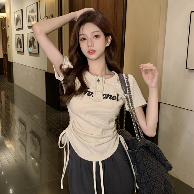 Spice Girls drawstring short sleeve straight shoulder T-shirt women's summer 2022 new style pure style slim fit short design top
Spice Girls drawstring short sleeve straight shoulder T-shirt women's summer 2022 new style pure style slim fit short design top