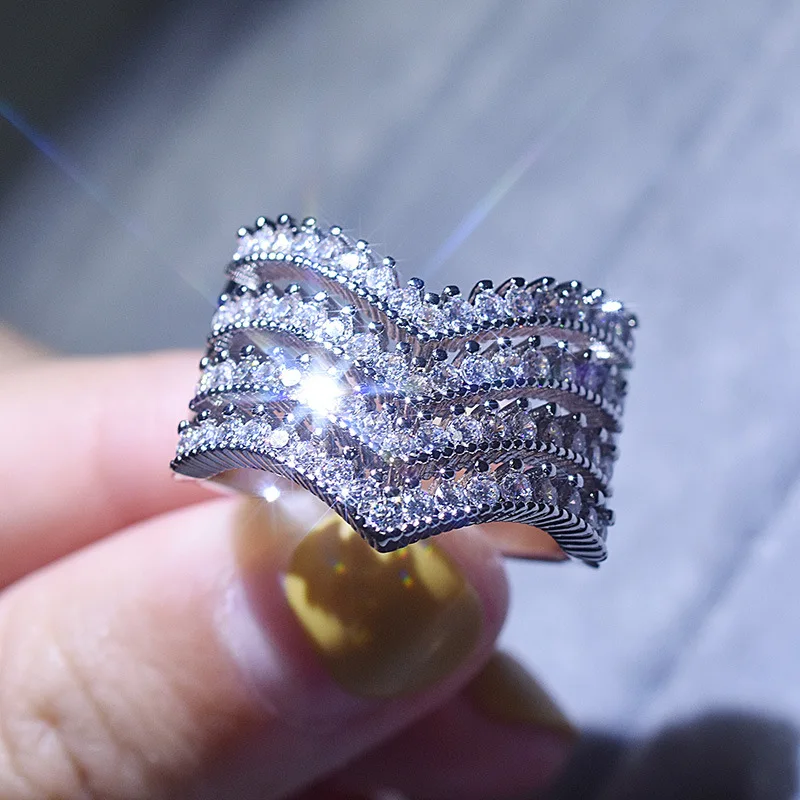 Cross-border New Three-layer V-shaped Full Diamond Micro-set Super Flash Aaa Zircon Engagement Ring For Women 
Cross-border New Three-layer V-shaped Full Diamond Micro-set Super Flash Aaa Zircon Engagement Ring For Women