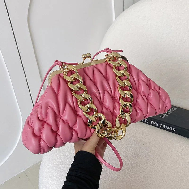 Женская сумка-клатч на плечо, с цепочкой 
Женская сумка-клатч на плечо, с цепочкой