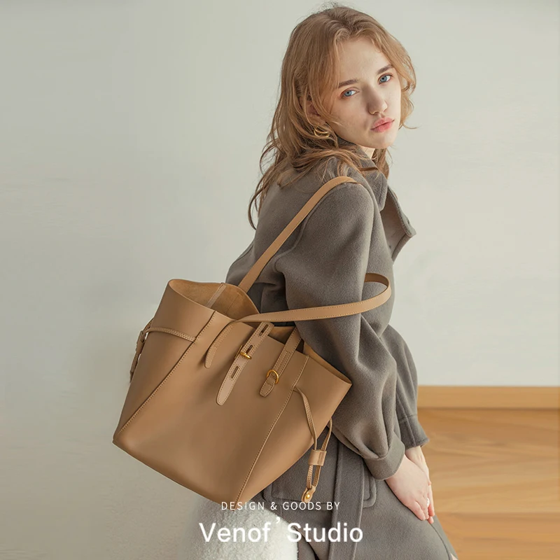 Large Women's Bag Leather One Shoulder Bag Top Grade Shopper Bag High Quality Female Travel Bags Luxury Designer Bags For Women
Large Women's Bag Leather One Shoulder Bag Top Grade Shopper Bag High Quality Female Travel Bags Luxury Designer Bags For Women